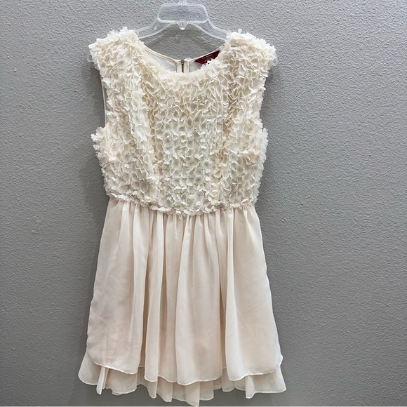 Ted Baker London Dresses & Skirts - Ted Baker Dress Size 2 Off White Hearts Mini Sleeveless Formal Fit Flare Wedding